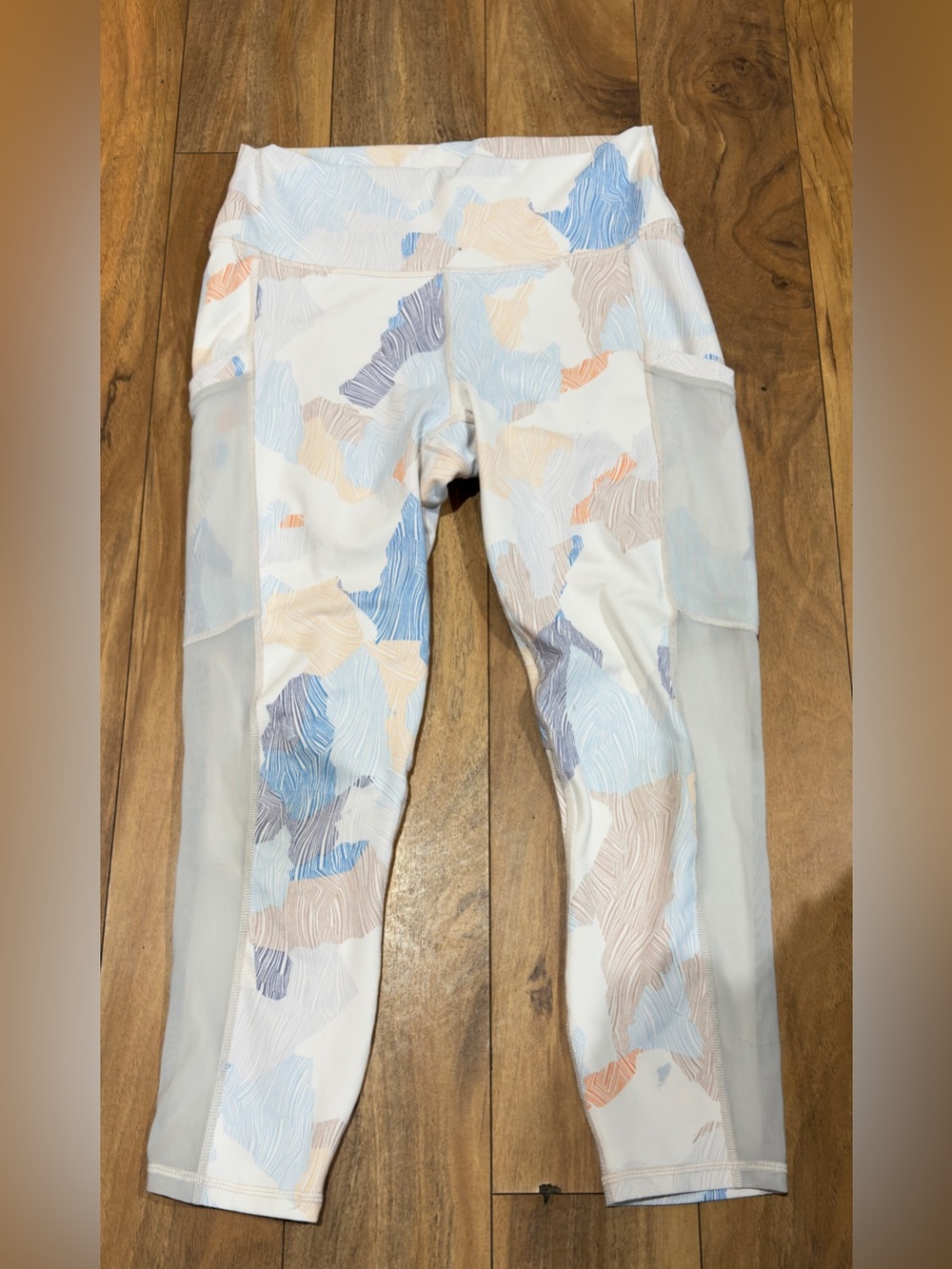 Fabletics Women’s On-The-Go PowerHold High-Waisted Capris Multi-Floral Gym Yoga